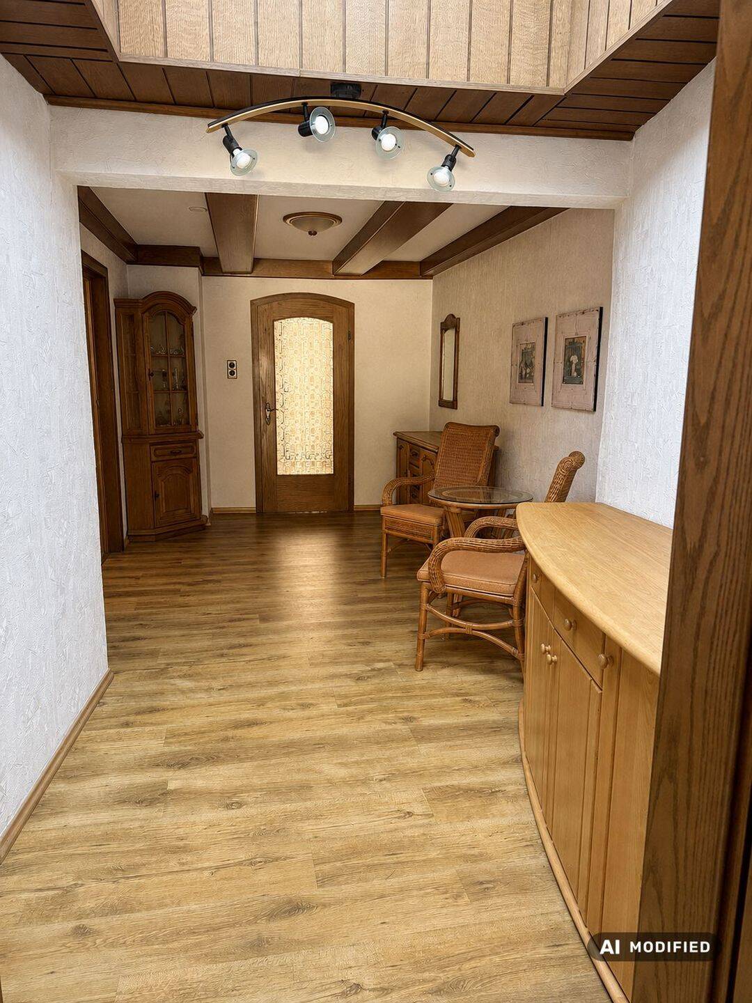 Charaktervolles Reiheneckhaus mit vier Schlafzimmern, Garten und Garage in zentraler Lage von Werl, 59457 Werl
