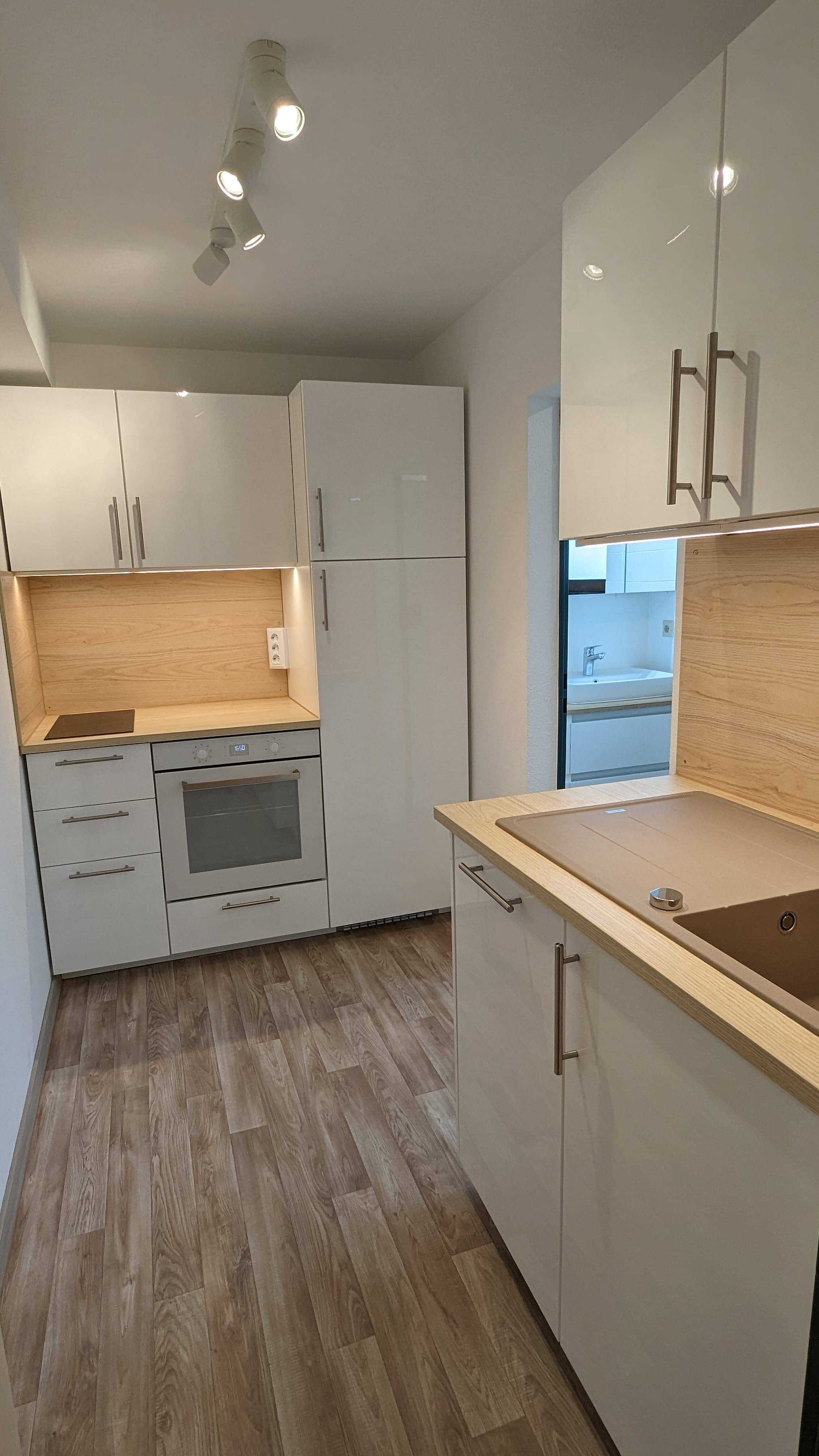 Schöne, ruhige 3 Zimmer Wohnung zwischen Tübingen und Reutlingen, Zweitbezug nach Renovierung, 72127 Kusterdingen