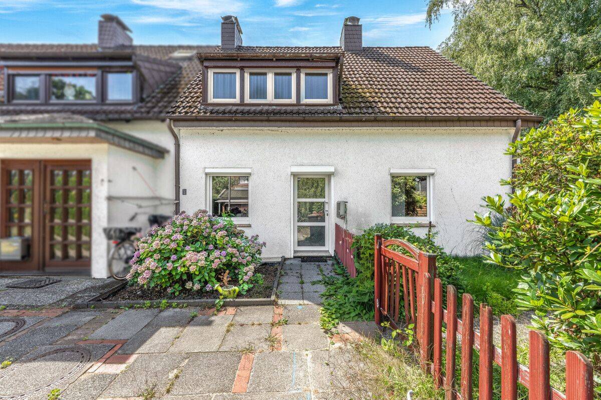 Reihenendhaus mit grünem Grundstück in Privatweg, 28259 Bremen (Grolland Kirchhuchting Mittelshuchting Sodenmatt)