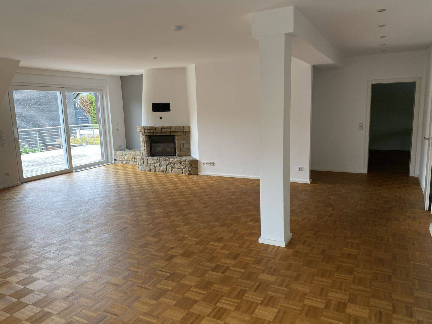 Sehr helle und geräumige Wohnung mit großem Balkon, 46119 Oberhausen