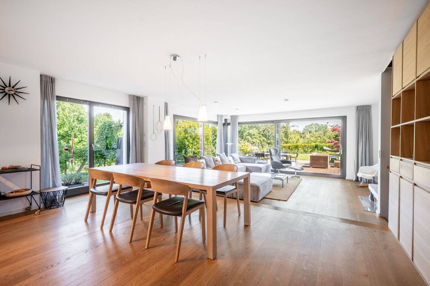 AIGNER – Fußläufig zur Isar: Modernes Familiendomizil mit Weitblick in die Natur, 82065 Baierbrunn