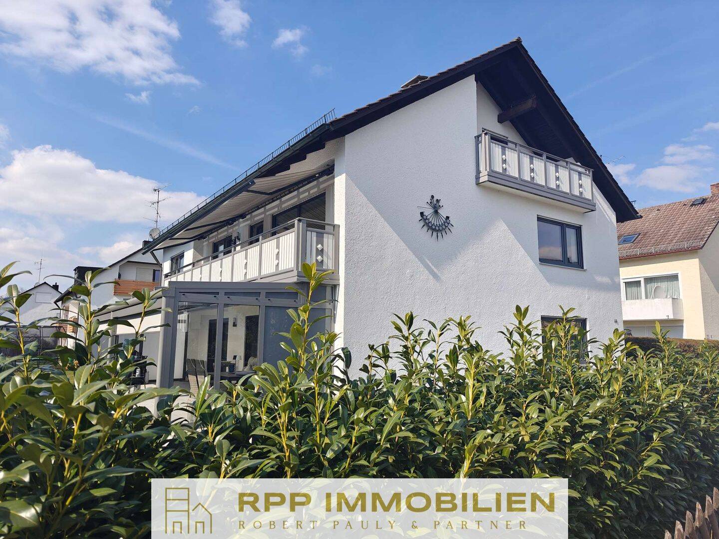 Lichtdurchflutete 4,5-Zimmer-Wohnung mit Süd-Balkon und Privatgarten in Lohhof, 85716 Unterschleißheim