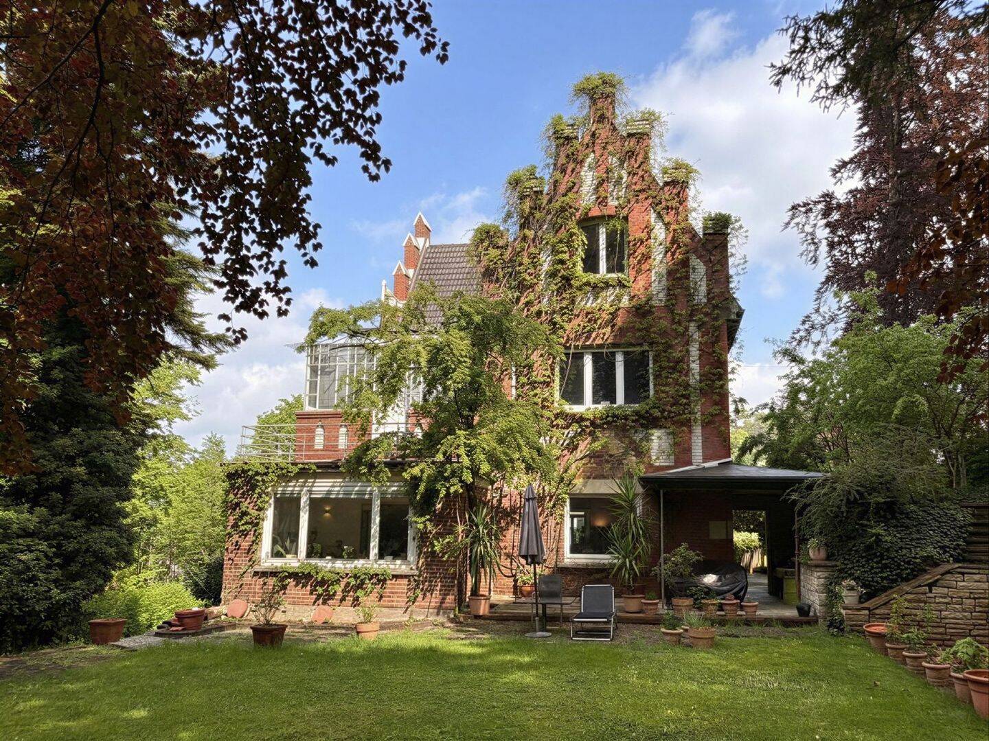Neuer Besitzer gesucht! Traumhafte Jugendstilvilla mit herrlichem Parkgarten, 72461 Albstadt