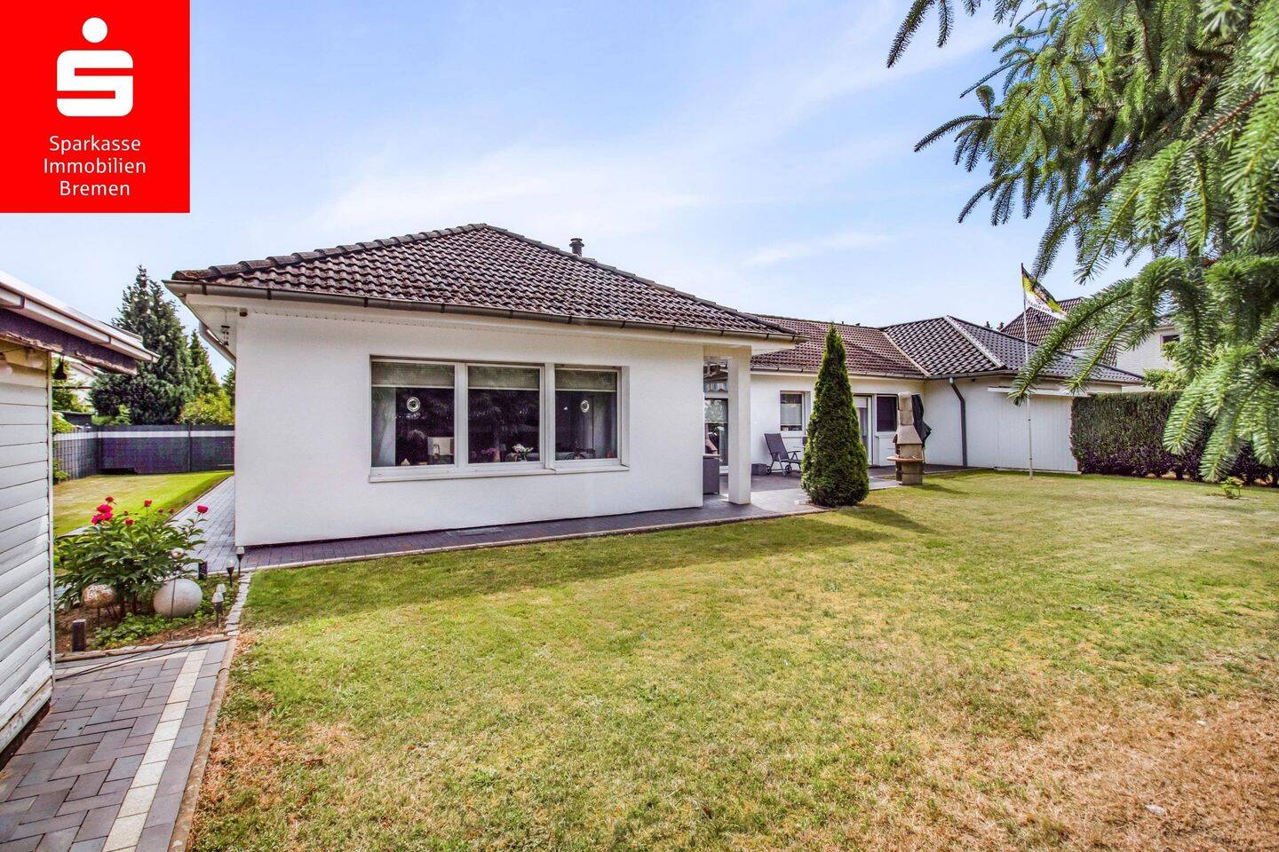 Exklusiver Bungalow mit Einliegerwohnung, Doppelgarage und großem Grundstück in Oyten, 28876 Oyten
