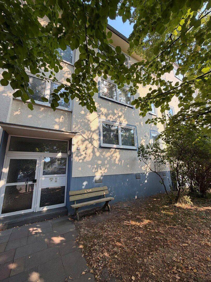 Helle Dachgeschosswohnung mit Einbauküche in zentraler Kölner Lage – provisionsfrei, 50733 Köln (Nippes Weidenpesch)