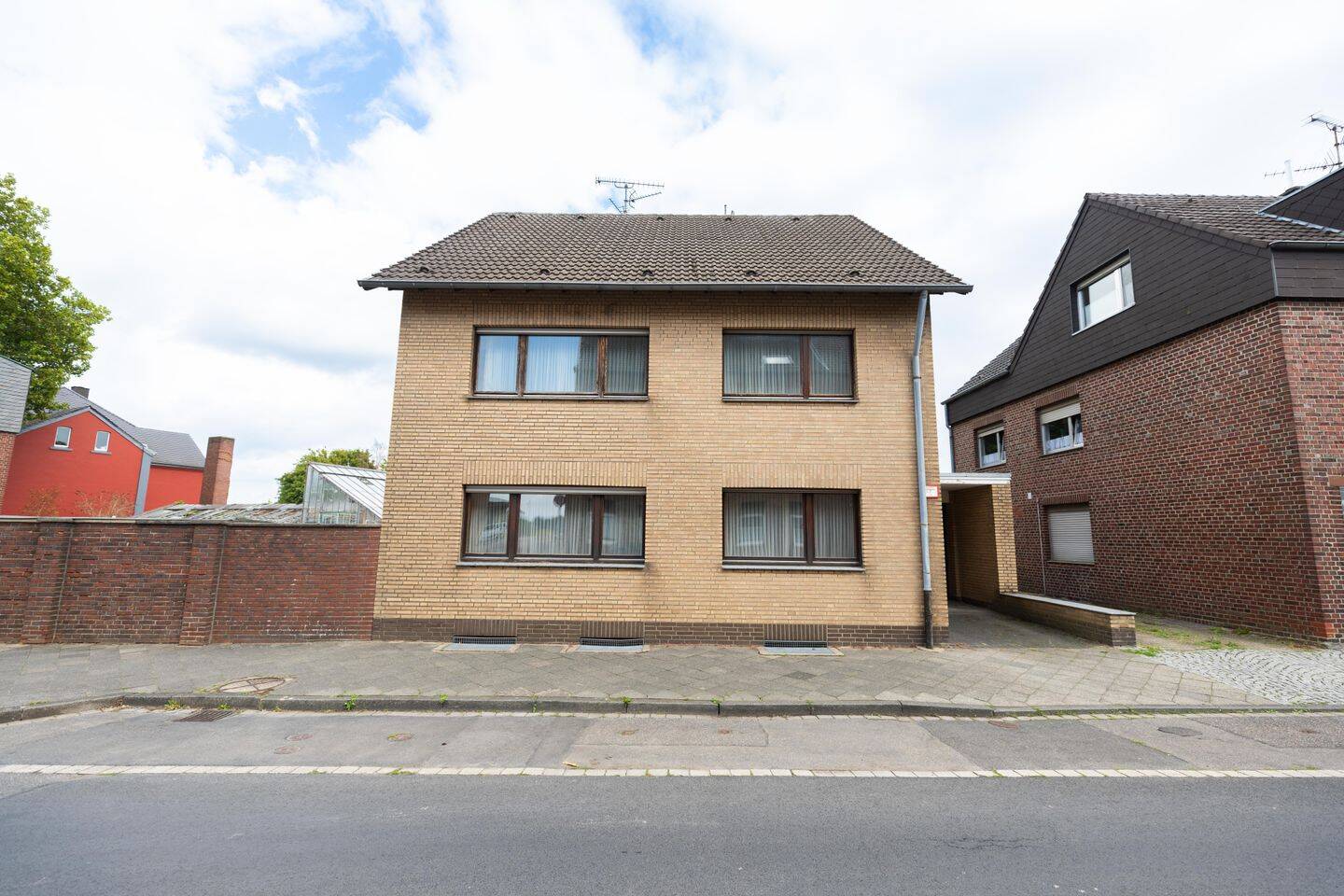 Freistehendes Einfamilienhaus mit viel Platz in ruhiger Lage von Mönchengladbach-Hehn, 41069 Mönchengladbach (Dahl Hehn Holt Ohler)