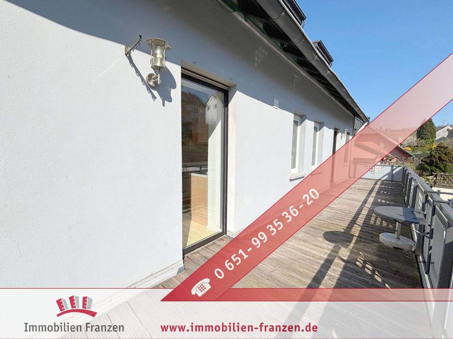 Familienfreundliche 4-Zimmer-Wohnung mit Balkon, Garage und Gartenanteil, 54296 Trier