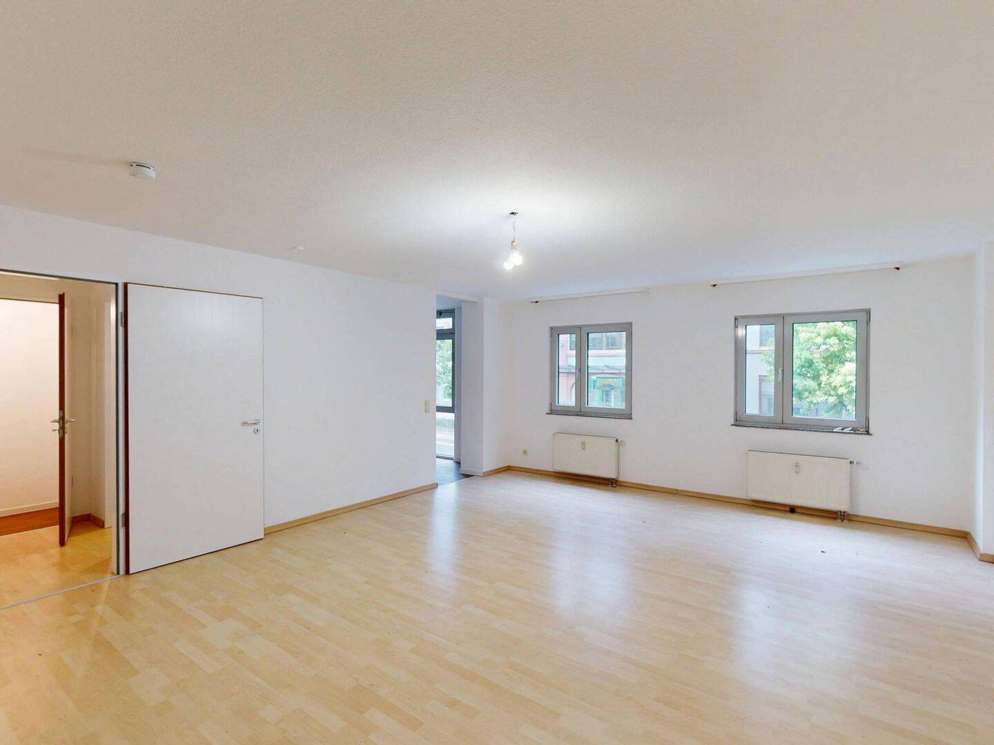 ** Großzügige 1-Zimmer-Wohnung mit EBK in Frankfurt-Rödelheim **, 60489 Frankfurt am Main (Rödelheim)