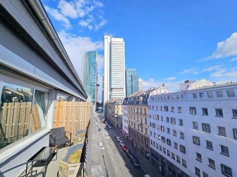 Ab 15.11.2026 – neu renoviertes und möbliertes Zimmer in gemütlicher 4er WG – mitten im Bahnhofsviertel, 60329 Frankfurt am Main (Bahnhofsviertel Gallus Gutleutviertel Innenstadt)