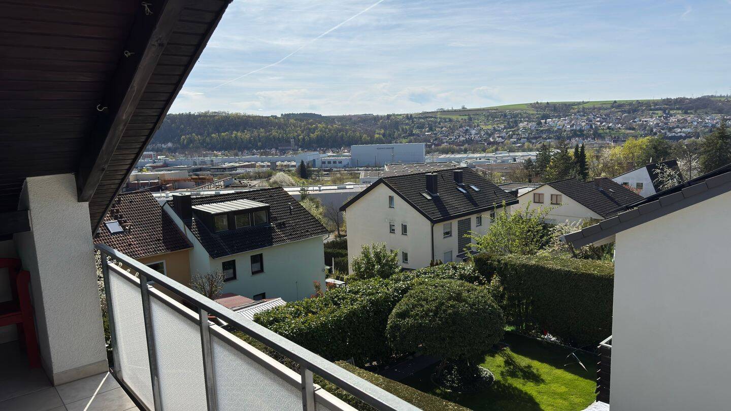 3-Zimmer-Wohnung Dachgeschoss Würzburg Dürrbachau Balkon teilmöbliert, 97080 Würzburg (Altstadt Dürrbachau Grombühl Oberdürrbach Unterdürrbach)