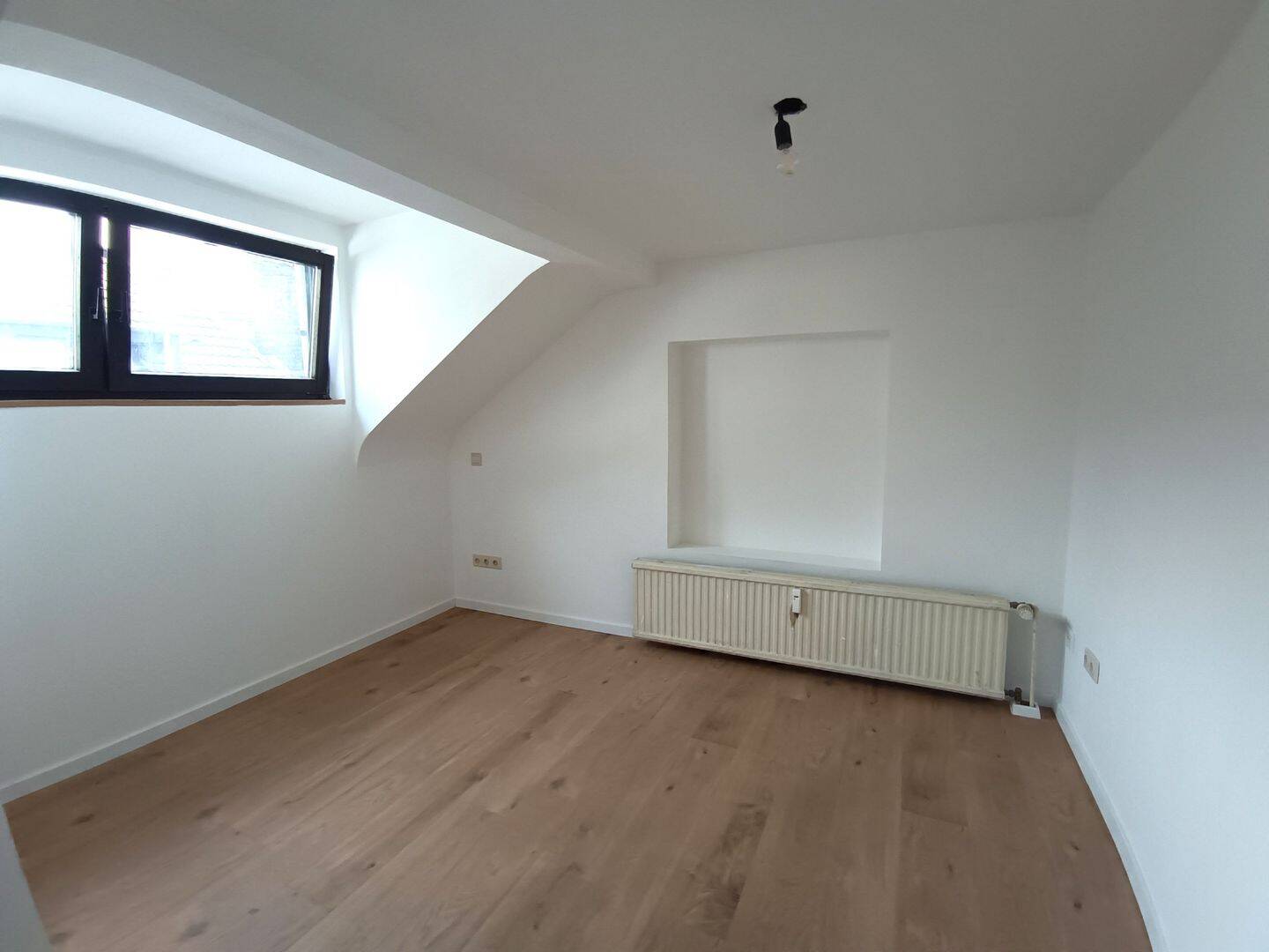 KR-südliche City, Martinstr. 20 – Top renoviertes Single-Apartment im 2.OG zeitnah zu mieten !!, 47805 Krefeld (Dießem/Lehmheide Fischeln)
