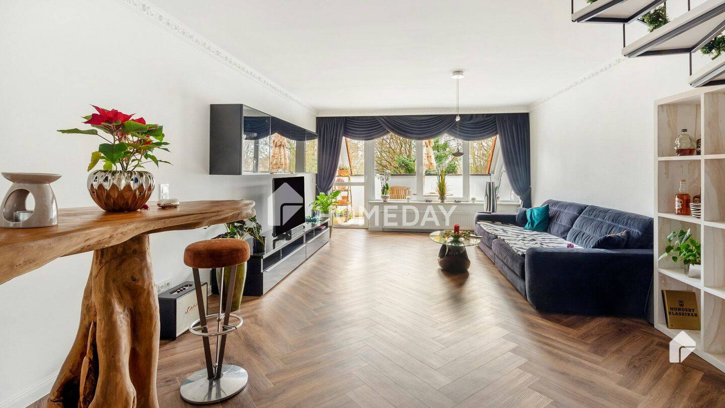 Drei Ebenen, viel Charakter: Maisonettewohnung mit Süd-Loggia & Einbauküche, 22043 Hamburg (Wandsbek Jenfeld Marienthal Tonndorf)