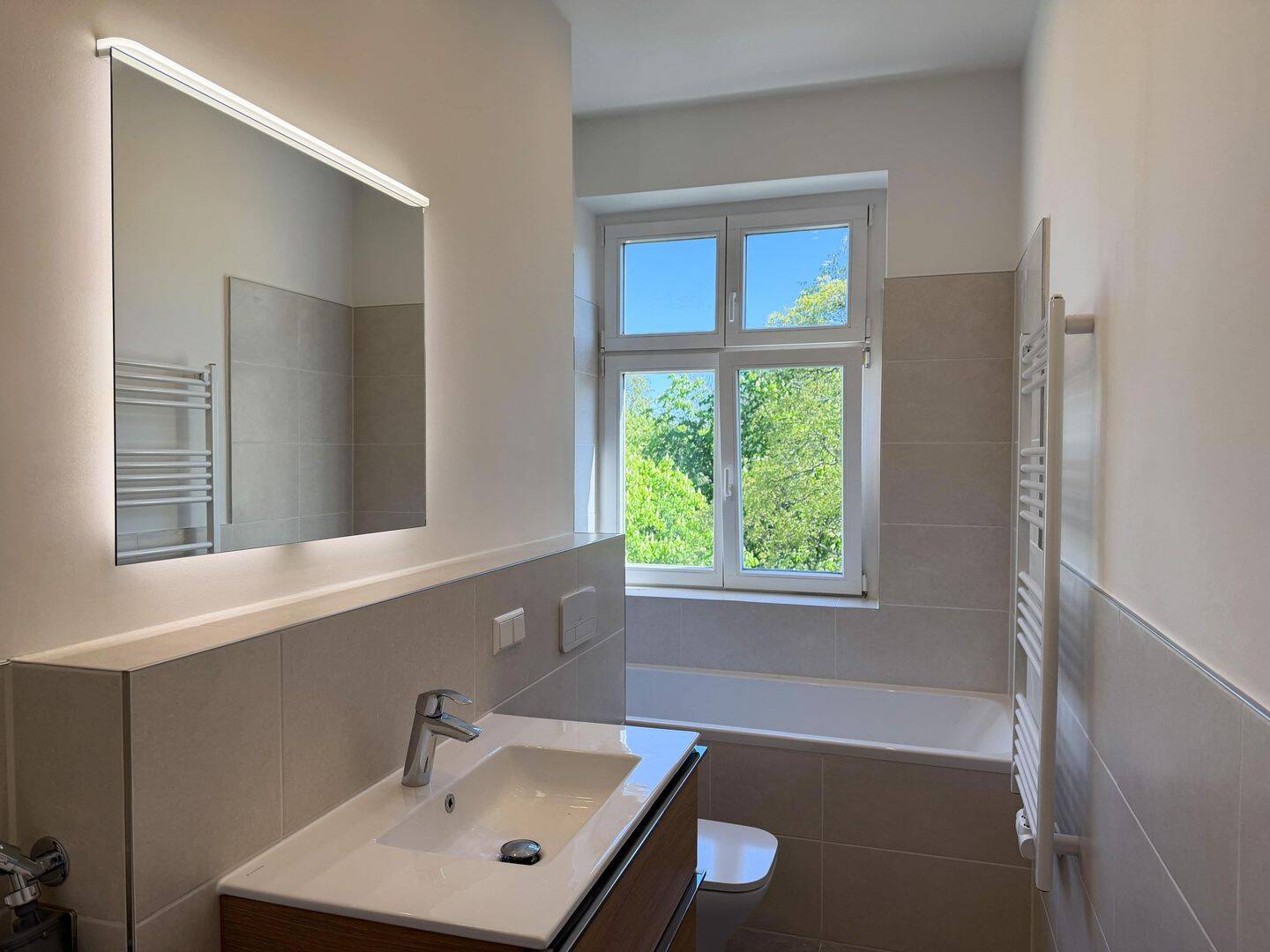 Freie, Helle, hochwertig sanierte Dachgeschosswohnung mit großzügigem Raumgefühl in Berlin-Friedrichshain, 10243 Berlin (Friedrichshain-Kreuzberg Friedrichshain)
