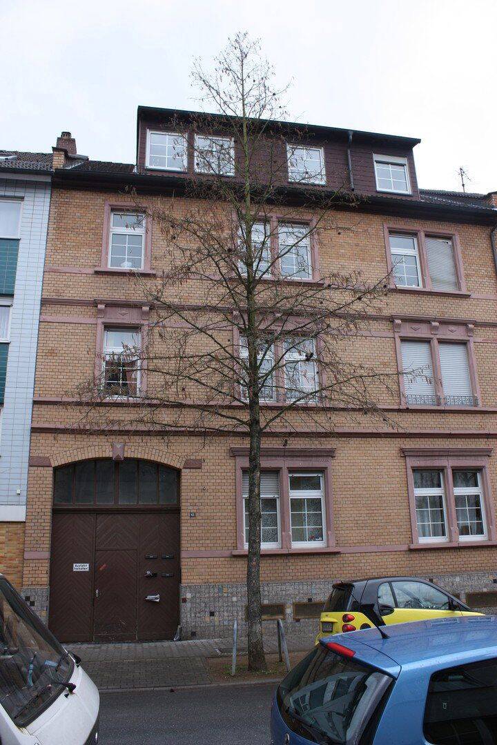 Lichtdurchflutete Komfort-Dachgeschoßwohnung für Zwei in schöner Wohnlage direkt in Neu-Isenburg, 63263 Neu-Isenburg