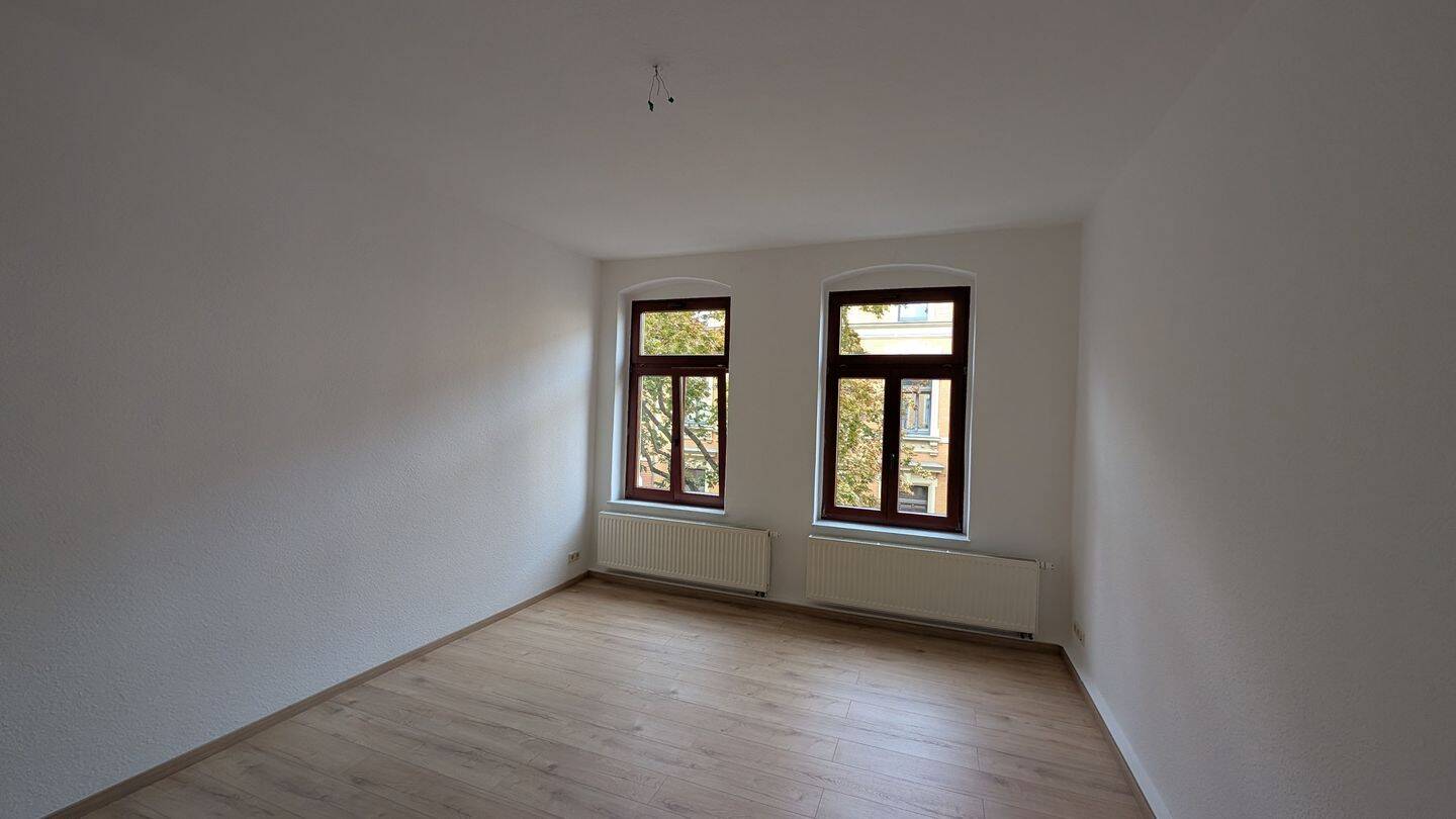 Erstbezug nach Sanierung: Helle 2-Zimmer-Wohnung, 6110 Halle (Saale) (Damaschkestraße Gesundbrunnen Innenstadt Lutherplatz Saaleaue)