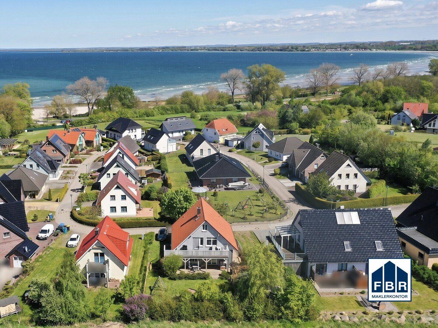 Schmuckes Ferienhaus mit zwei Wohnungen – 400 Meter vom Ostseestrand, 23948 Klütz
