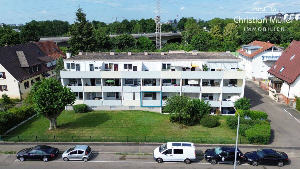 Entkernte 1,5-Zimmer-Wohnung mit Südbalkon und Stellplatz in Freiburg-Haslach, 79115 Freiburg im Breisgau