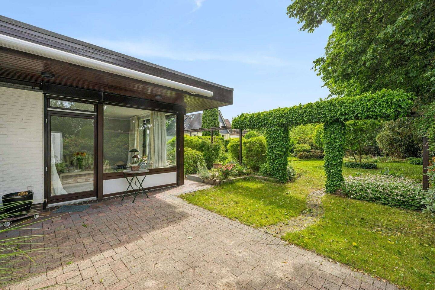 Erbbaurecht – Traumhafter Bungalow (Reihenendhaus) mit toll angelegtem Garten, 22523 Hamburg (Eimsbüttel Eidelstedt)