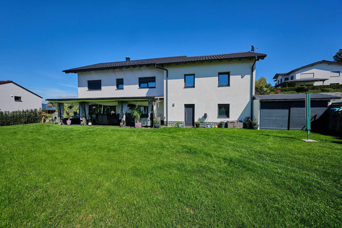 Das Komplettpaket für Ihre Zukunft: 2020er Hanghaus mit Garten, Smart Home & PV-Anlage, 94344 Wiesenfelden
