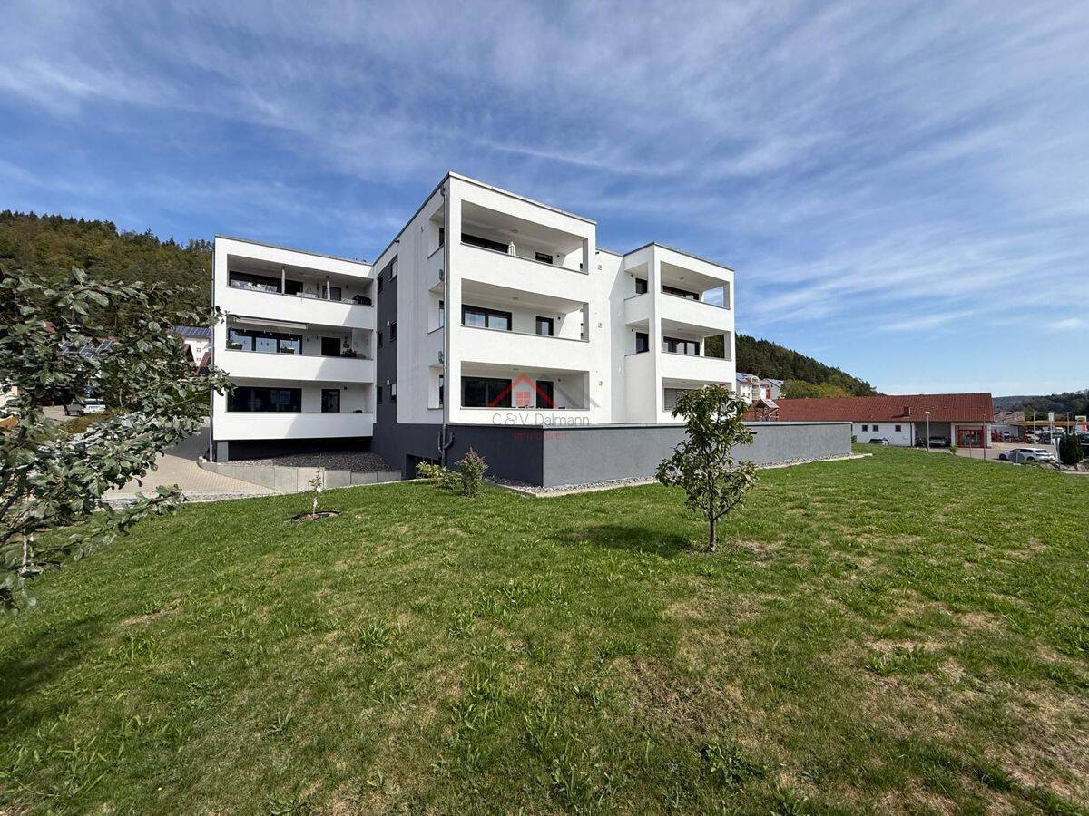 MODERNES WOHNEIGENTUM – 3-ZIMMER-WOHNUNG MIT BALKON & TIEFGARAGE in Immendingen-Zimmern, 78194 Immendingen