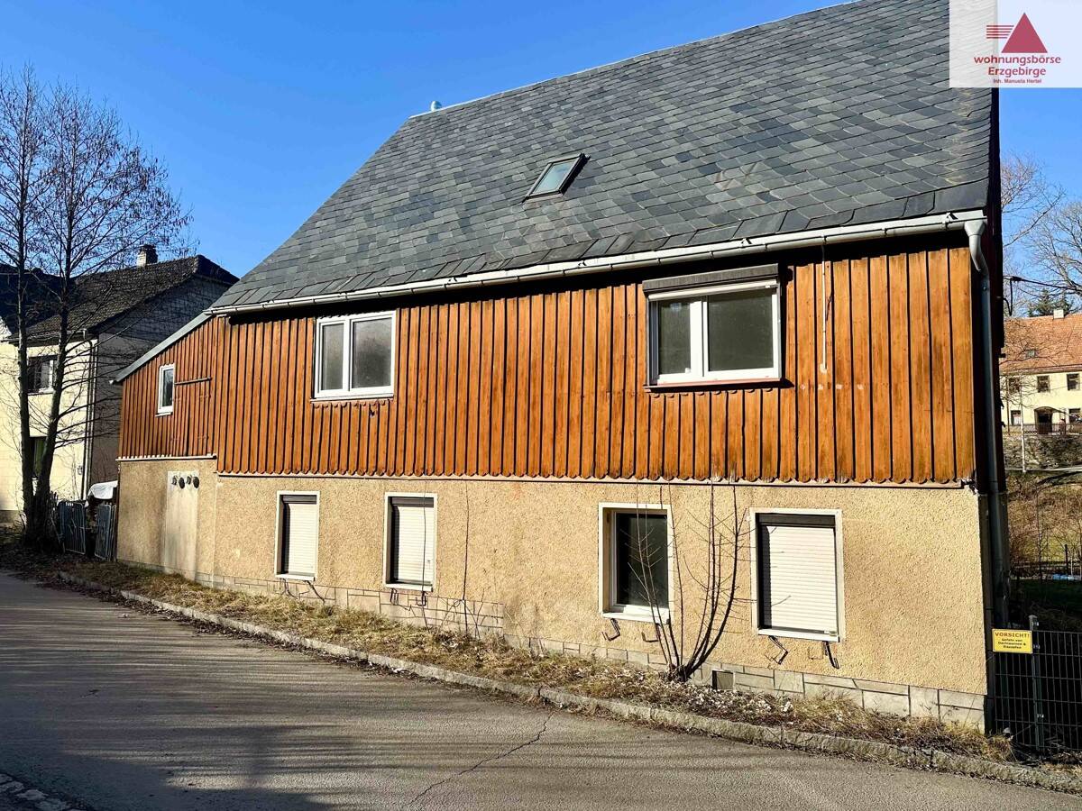 Ländlich wohnen: Einfamilienhaus zum Ausbau in Elterlein-Hermannsdorf: 170 m² & 1.469 m² Grundstück, 9481 Elterlein