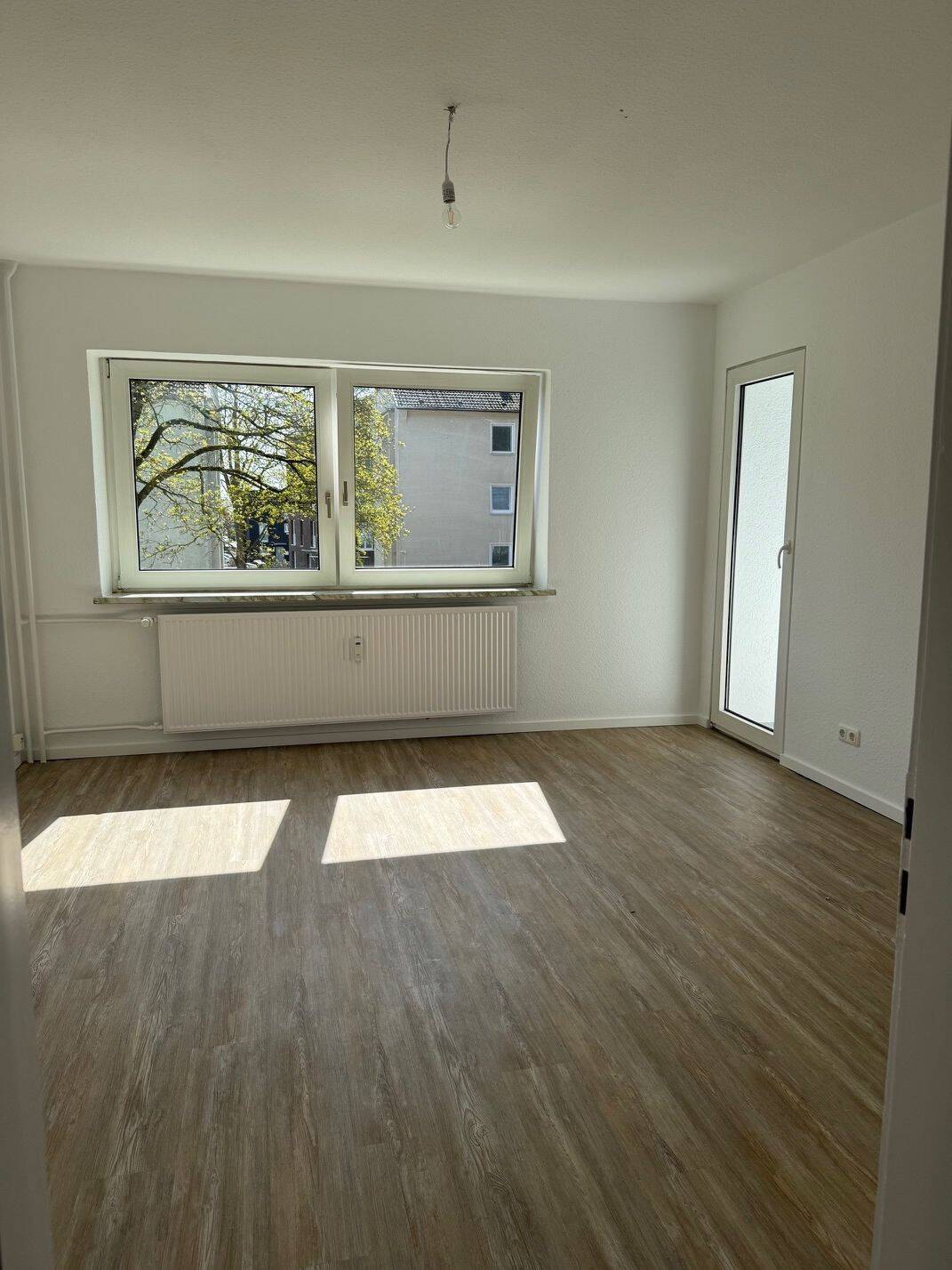 Erstbezug nach Renovierung! Helle und ruhige 3-Zimmer-Wohnung mit Südbalkon, fußläufig zur Schlei, 24837 Schleswig