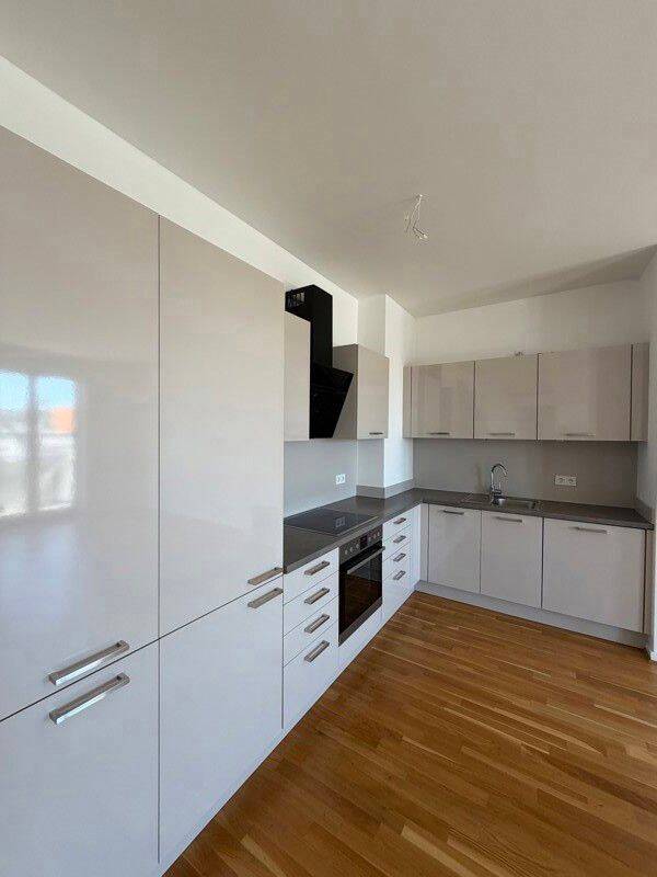 Lichtdurchflutete 4-Raum-Wohnung mit Einbauküche und Balkon, 1067 Dresden (Friedrichstadt Innere Altstadt Wilsdruffer Vorstadt/Seevorstadt-West)