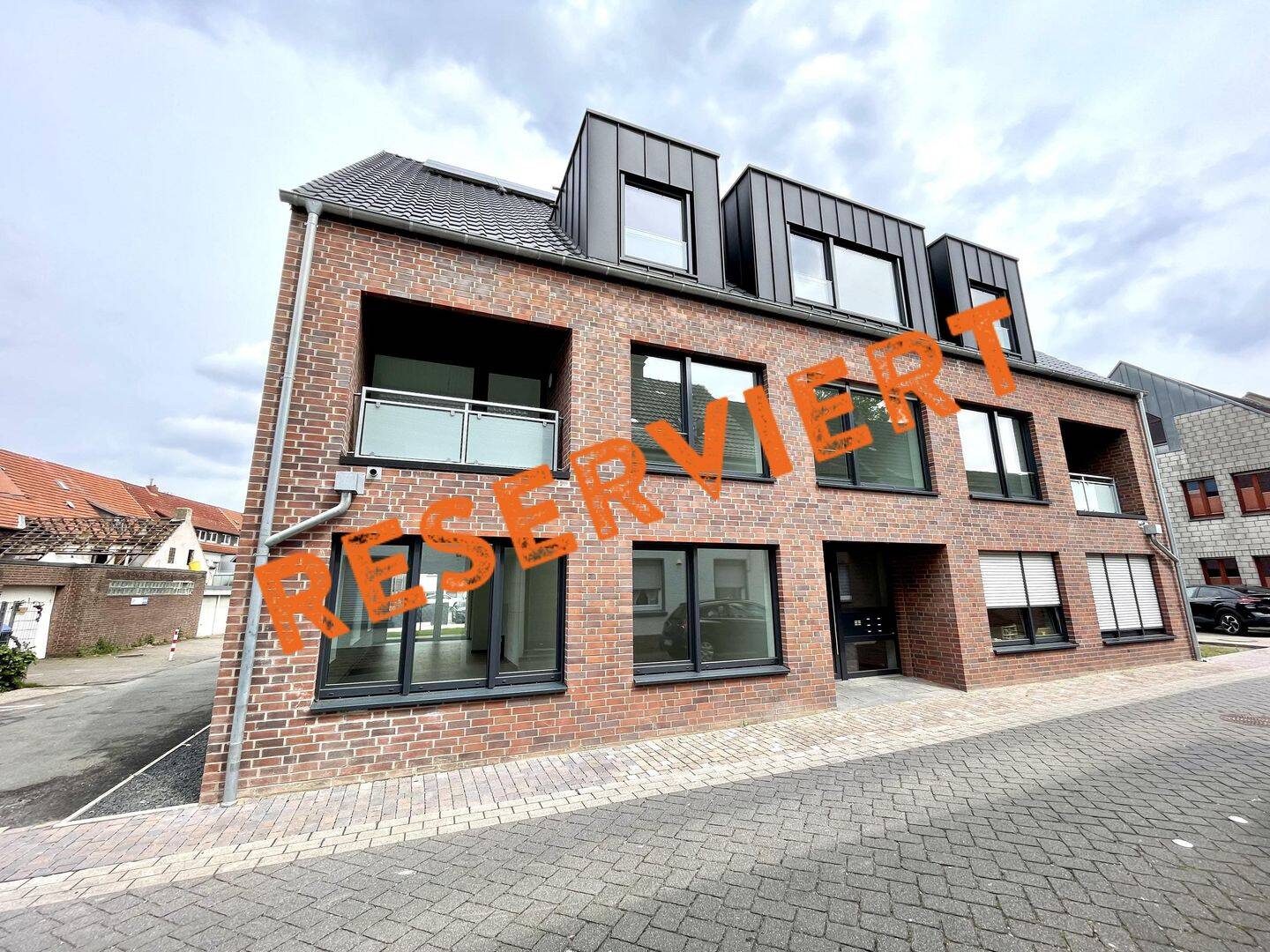 Borken-City: Exklusive 3-Z.-Wohnung im 1. OG mit 2 Loggien, Kellerraum und Aufzug! (WHG 4), 46325 Borken