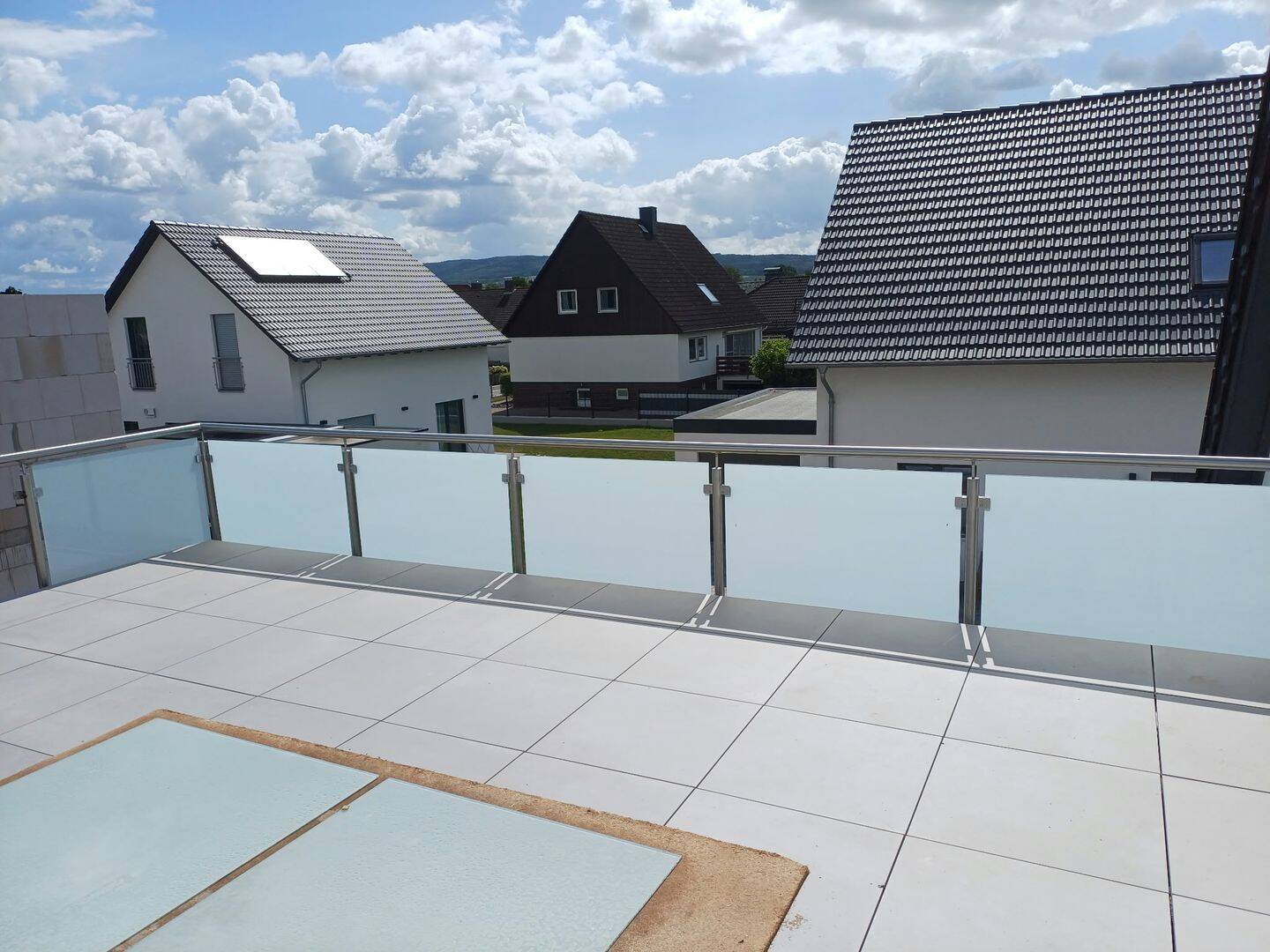 Kernsanierte 3-Zimmer-Wohnung – Erstbezug | KfW 40 | Terrasse, Balkon & ausgebaute Galerie, 31737 Rinteln