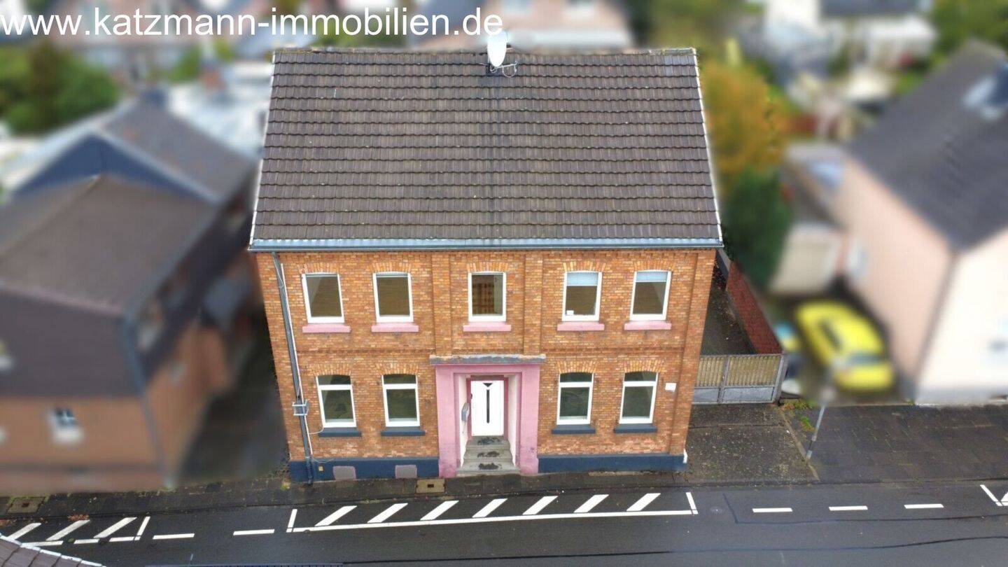 Provisionsfrei: Freistehendes Einfamilienhaus mit viel Platz und guter Lage, großer Innenhof inklusive, 50169 Kerpen