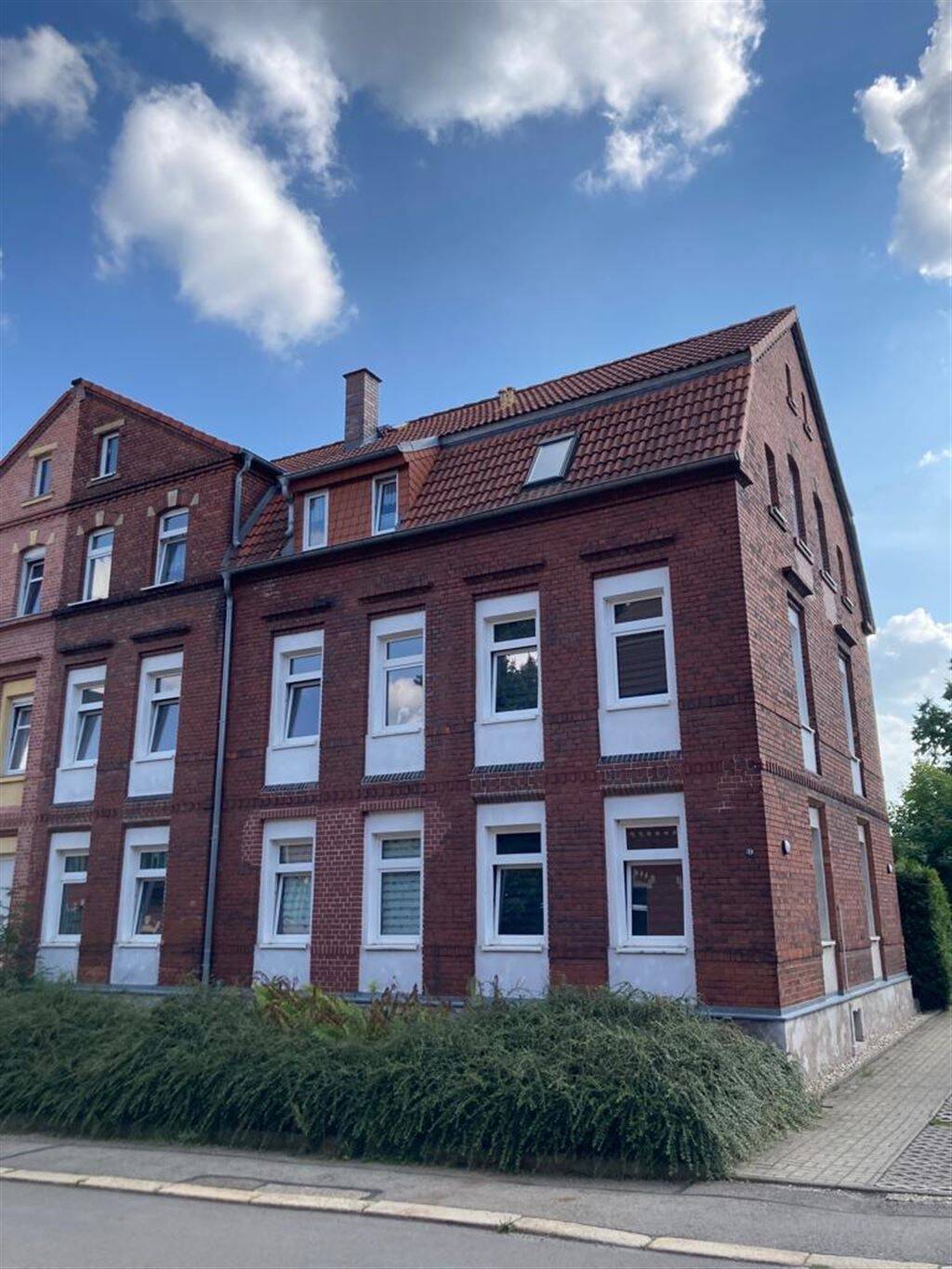 Großzügige 2-Zimmer mit EBK, Balkon, Wannenbad und Laminat in ruhiger Lage!, 8062 Zwickau