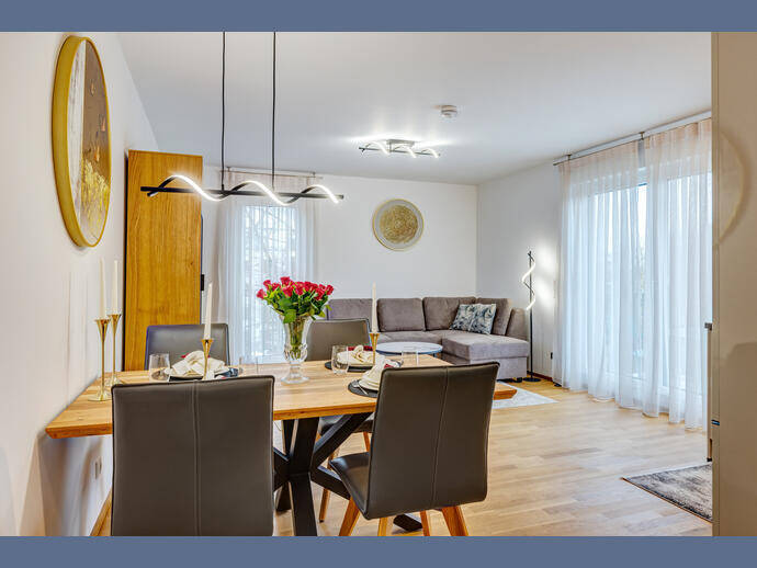 Möbliert: Helle Neubauwohnung mit idealem Schnitt und Balkon, 80937 München (Milbertshofen-Am Hart)