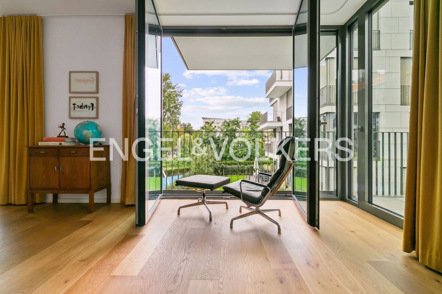 Exklusives Design-Apartment mit zwei Balkonen im OASIS Berlin, 10555 Berlin (Mitte Hansaviertel Moabit Tiergarten)