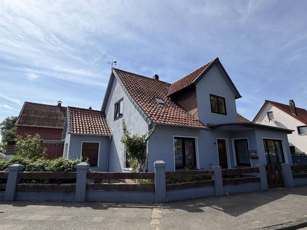 Viel Platz für neue Ideen – großzügiges Wohnhaus mit Geschichte und Entwicklungspotential, 31246 Ilsede
