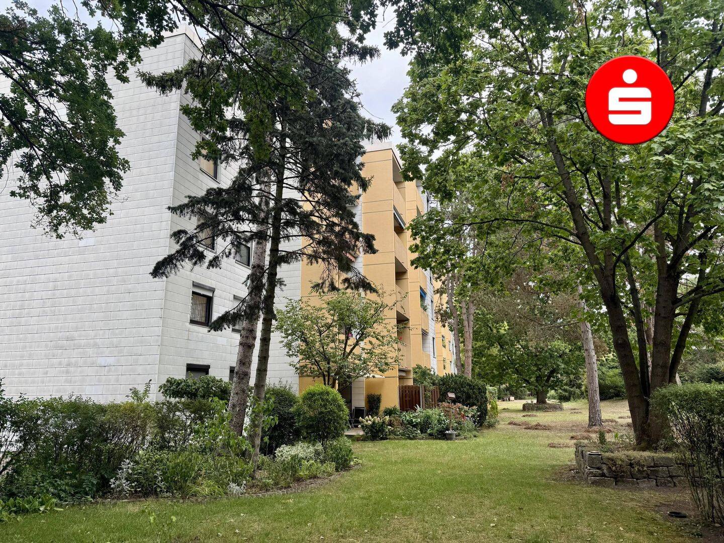 Freie 2,5-Zimmer-Wohnung mit TG-Stellplatz in Röthenbach b. Schw., 90449 Nürnberg (Gebersdorf Neuröthenbach Röthenbach bei Schweinau)