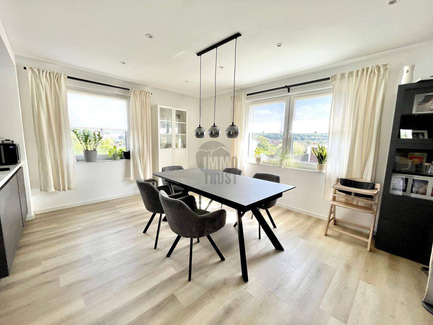 GROSSZÜGIGES EINFAMILIENHAUS IN GRASLEBEN – MODERNISIERT, ENERGIEEFFIZIENT UND VIEL PLATZ, 38368 Grasleben