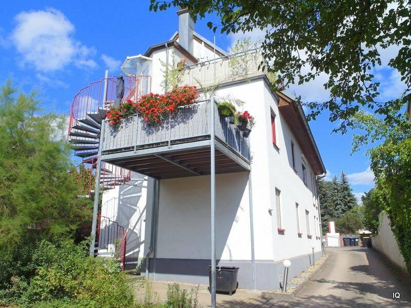 Ab November 2026: Schöne 5-Zimmer-Wohnung mit großem Balkon und hellem Laminatboden in Radebeul-Ost, 1445 Radebeul