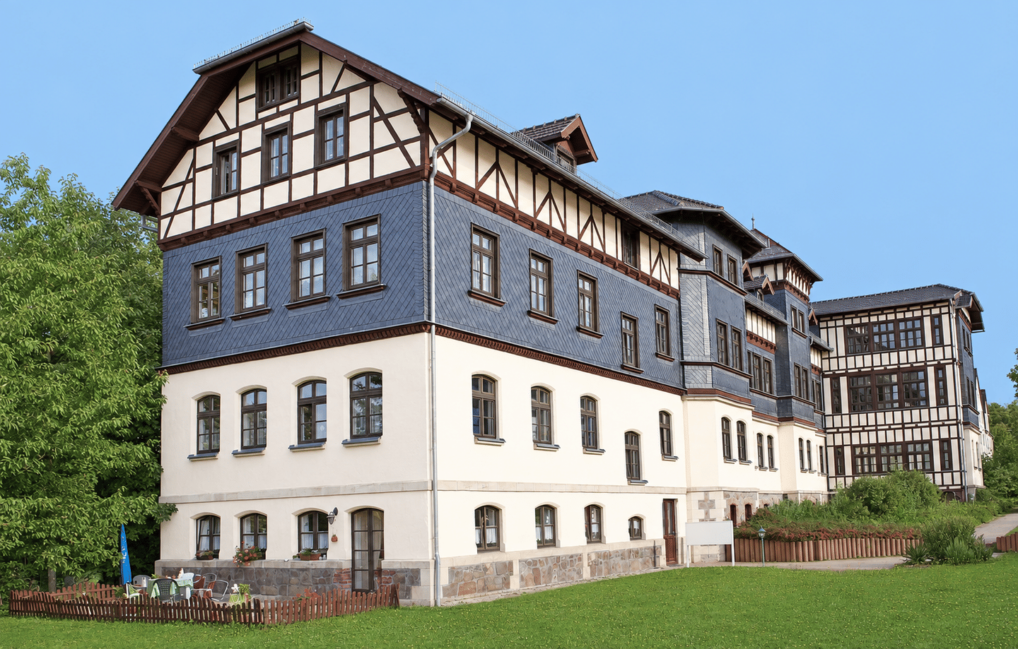 Charmante 2-Raum-Wohnung mit historischem Flair in gepflegter Gründerzeitvilla, 96515 Sonneberg