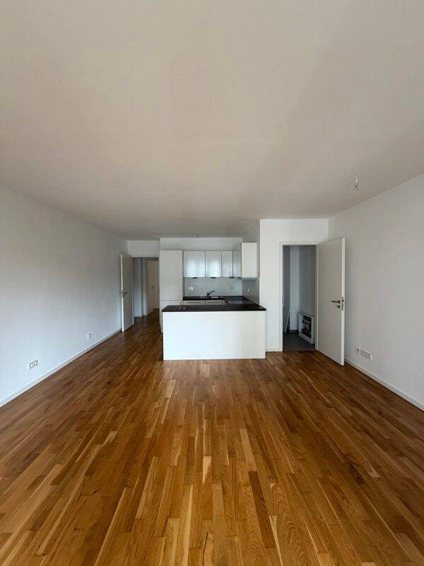 Praktisch geschnittene 4-Raum-Wohnung mit moderner Einbauküche und Balkon, 1067 Dresden (Friedrichstadt Innere Altstadt Wilsdruffer Vorstadt/Seevorstadt-West)