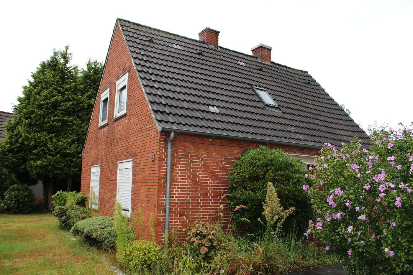 Einfamilienhaus mit separater Wohnung und viel Potential zentral und ruhig gelegen in 26789 Leer, 26789 Leer (Ostfriesland)
