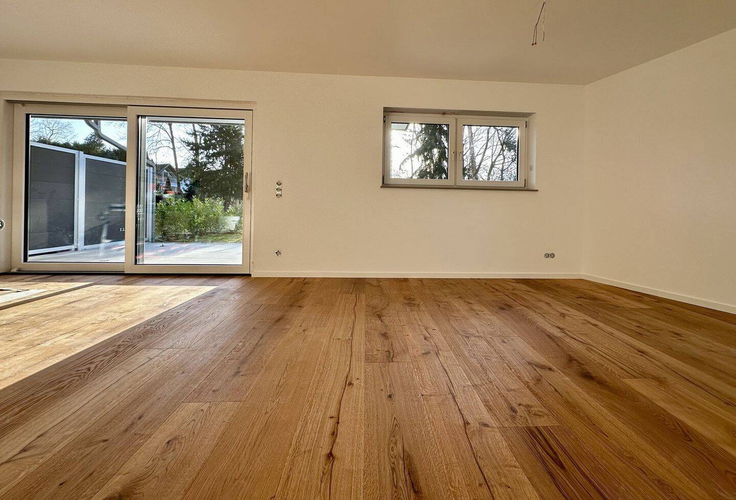 3 Zimmerwohnung im EG mit großer Süd-Terrasse, 40599 Düsseldorf (Benrath Hassels Holthausen Reisholz)