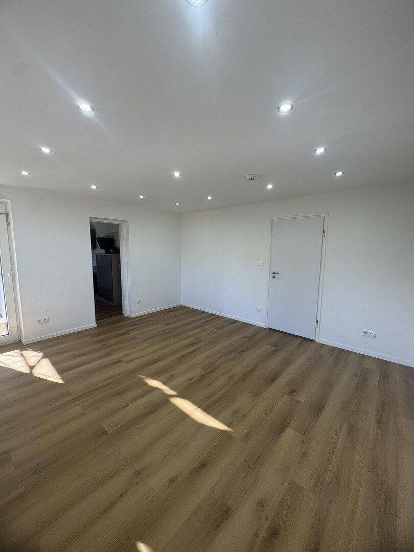 Erstbezug nach Renovierung: Helle 2-Zimmer-Wohnung mit neuer Einbauküche, 85055 Ingolstadt