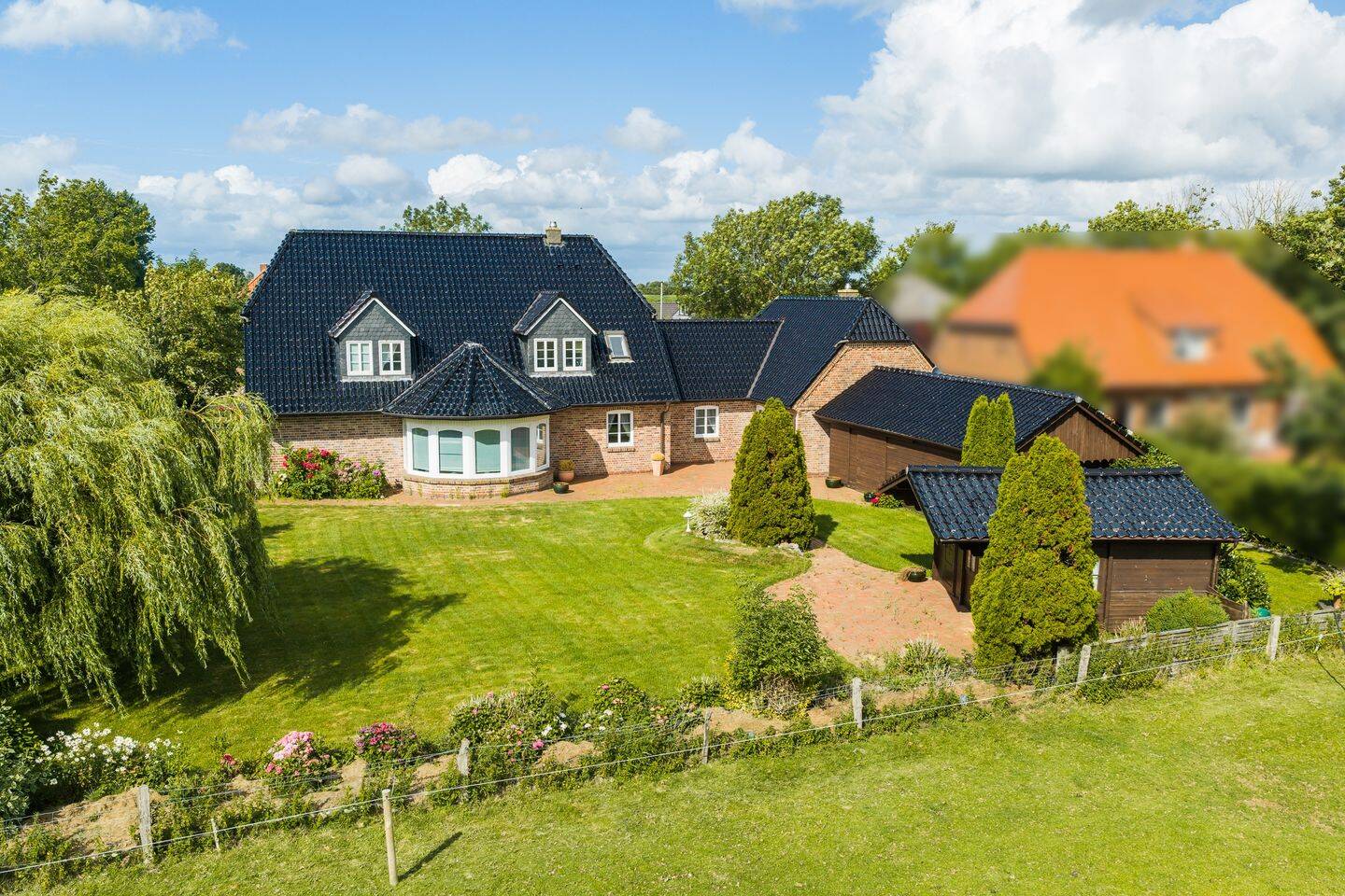 Nordfriesisches Zuhause mit Weitblick! Großzügiges Wohnhaus mit eigener Ferienwohnung auf Nordstrand, 25845 Nordstrand