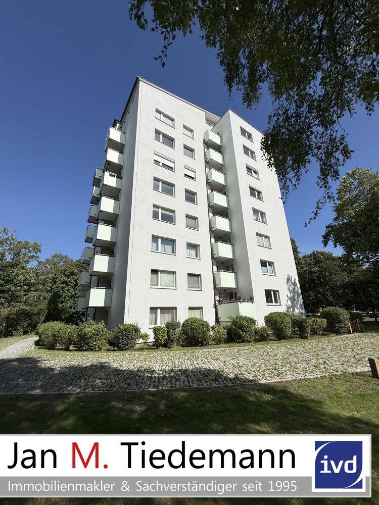 Freie gepflegte 2 Zimmer ETW im dritten Stock (Fahrstuhl) mit Balkon, 23556 Lübeck (Buntekuh Sankt Lorenz Nord Sankt Lorenz Süd)