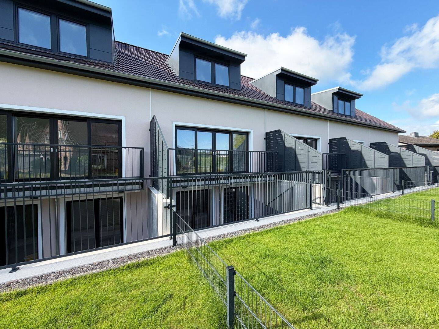 Modernes Reihenhaus in 23866 Nahe – Erstbezug 2026 mit Terrasse & Gartenanteil, 23866 Nahe