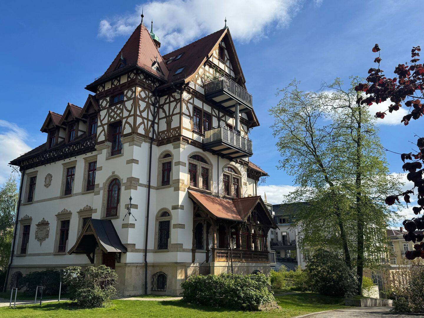 Bezugsfreie Maisonettewohnung mit einzigartigem Blick über Dresden, 1324 Dresden (Bühlau/Weißer Hirsch Dresdener Heide Loschwitz/Wachwitz)
