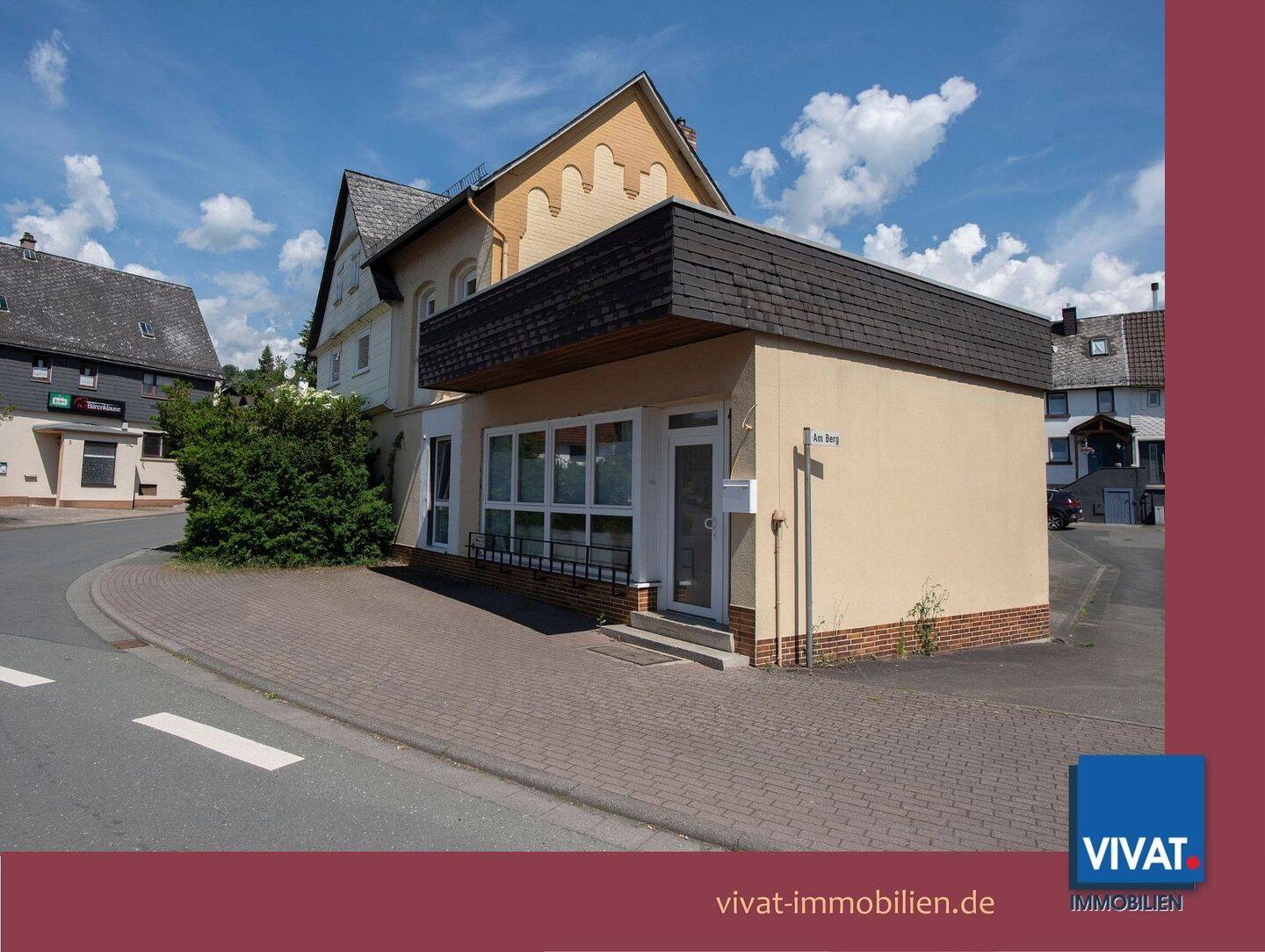 Wohnhaus mit 2 WE und Stellplätzen im Ortskern – komplett frei! Gute Rendite möglich. Provisionsfrei, 35764 Sinn