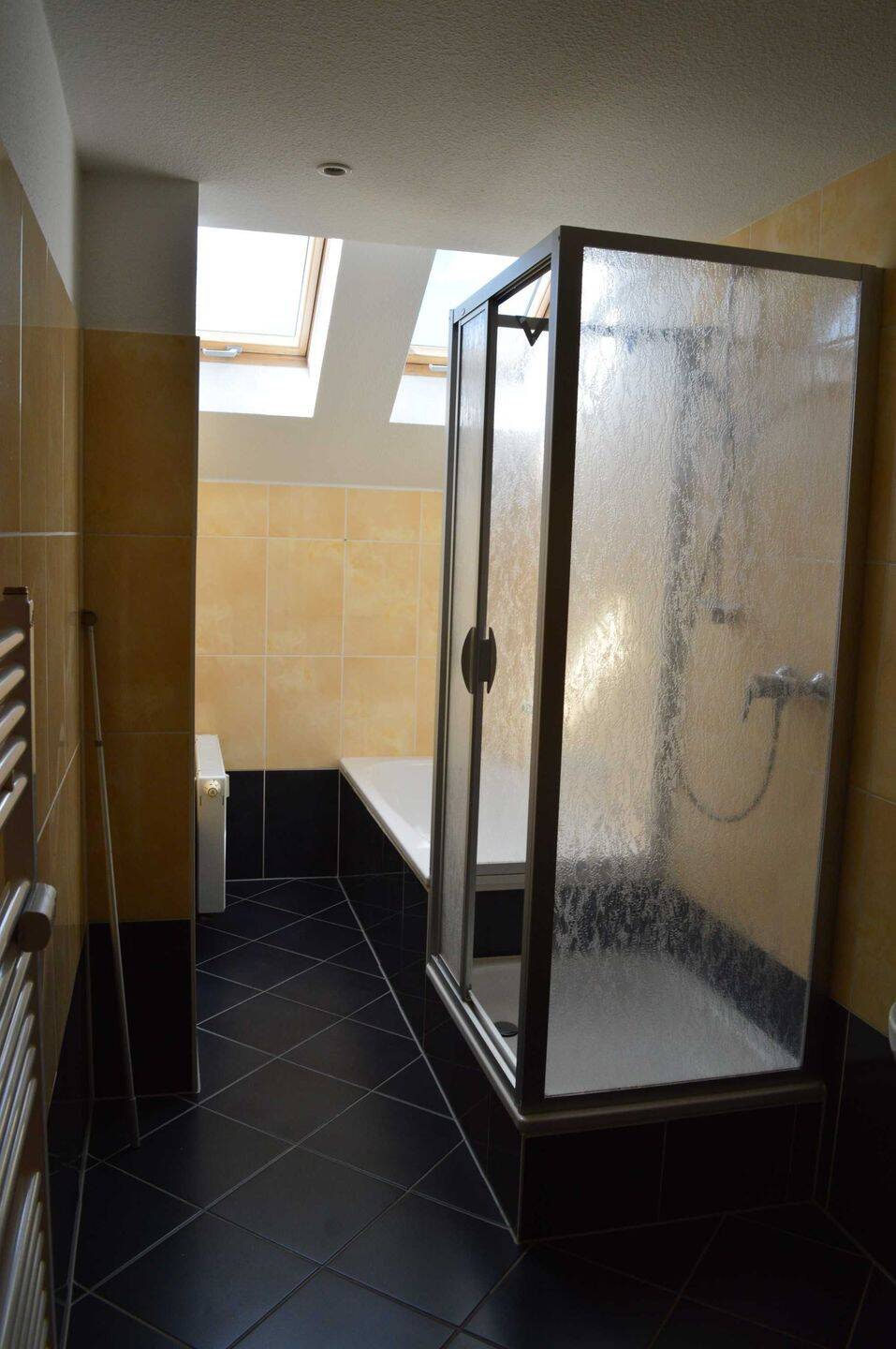 ETW mit 5 Zi und 2 Bäder in bester Lage zu verkaufen, 2826 Görlitz