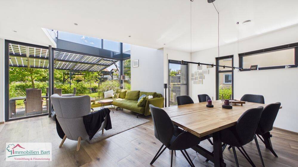 GRENZE LUXEMBURG: MODERNES WOHNHAUS MIT TOLLEM GARTENGRUNDSTÜCK / DOPPELGARAGE UND CARPORT, 66706 Perl