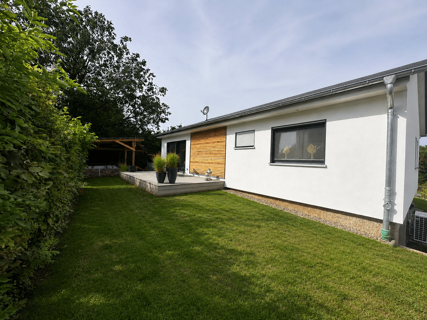 Modern wohnen im Grünen – hochwertiger Bungalow mit großem Grundstück in Dipperz-Armenhof, 36160 Dipperz